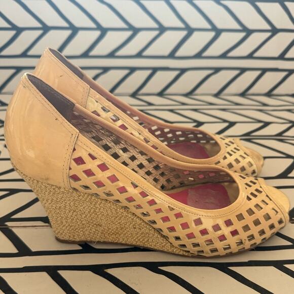 Lilly Pulitzer Resort Chic Ivory basket weave patent leather platform wedge - Picture 7 of 10